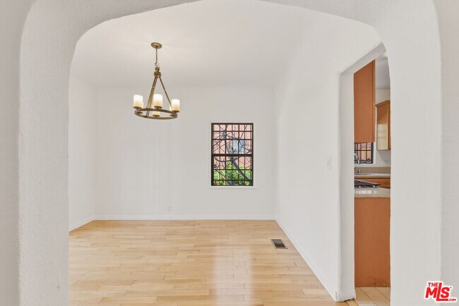 Building Photo - 1492 Silver Lake Blvd