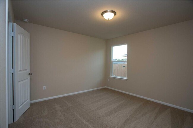 Building Photo - 142 Sulphur River Lp