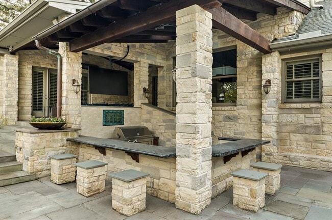 Building Photo - 5902 Saratoga Cove