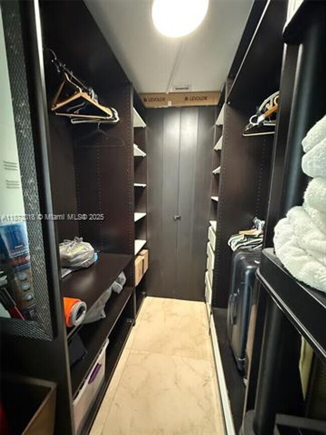 Building Photo - 18201 Collins Ave