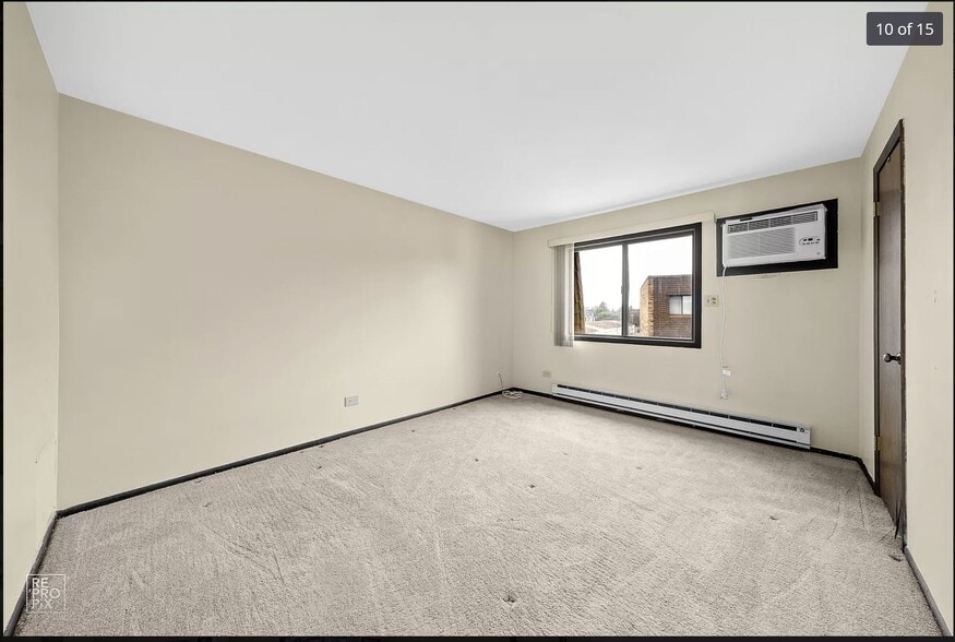 Building Photo - 180 S Waters Edge Dr