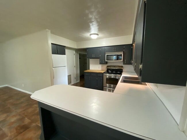 Building Photo - 2663 E Stanford St