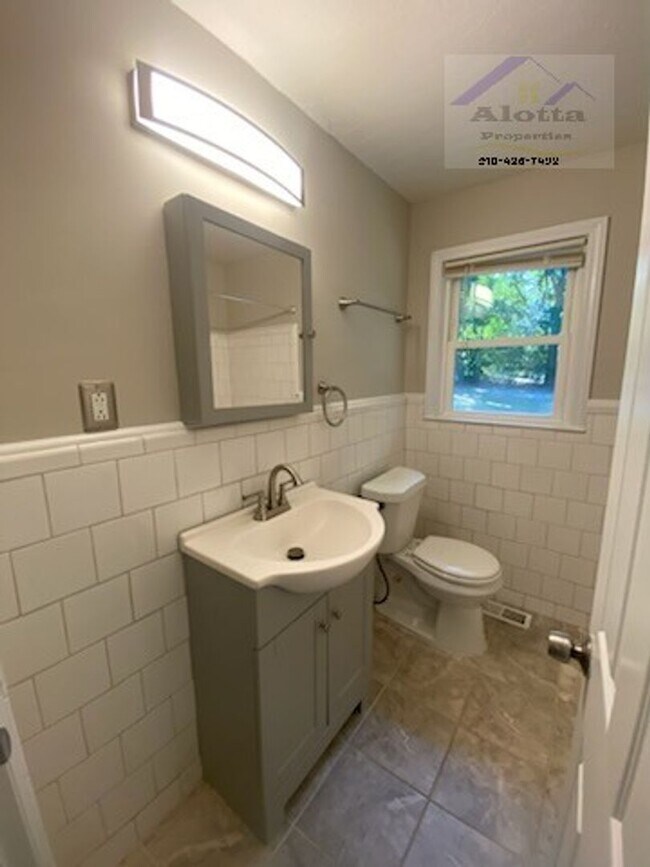 Building Photo - 5408 S Sumac Cir