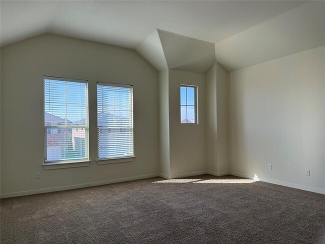 Building Photo - 16101 Hawthorne Heights Trail