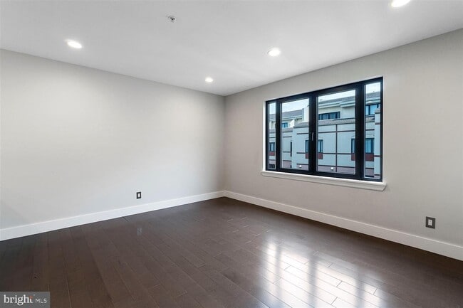 Building Photo - 1000 Fell St