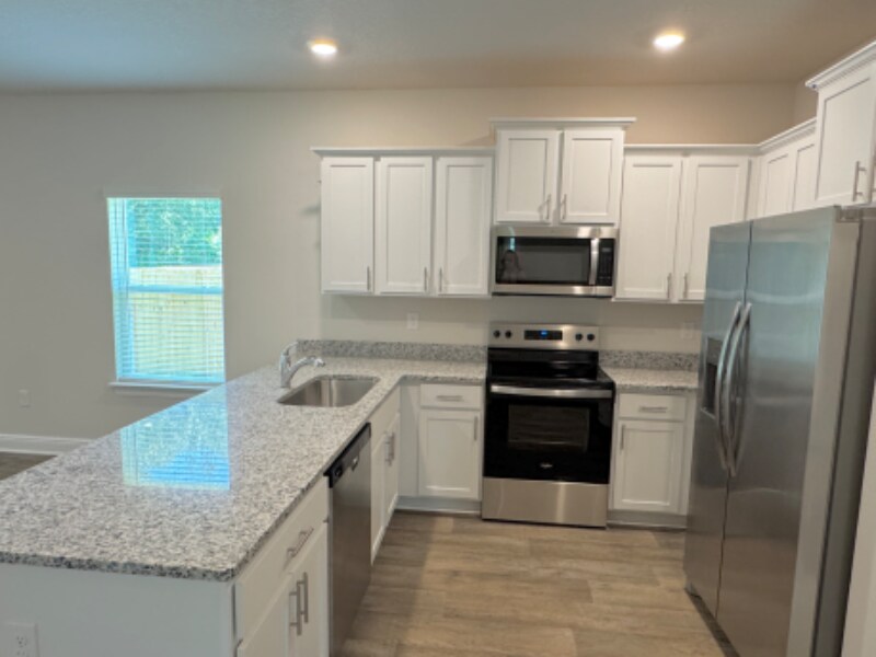 Building Photo - 13776 Shea Cir