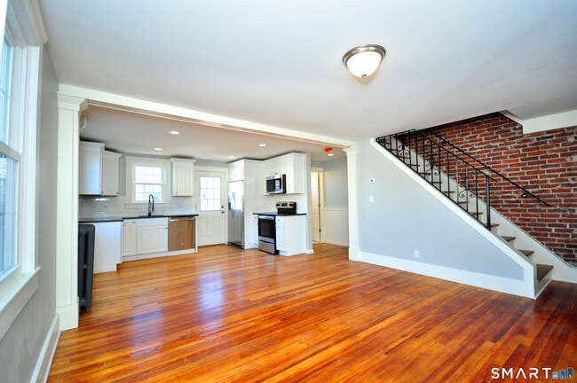 Building Photo - 14 Hazelmeadow Pl