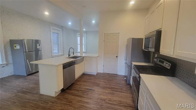 Building Photo - 3614 Iowa Ave