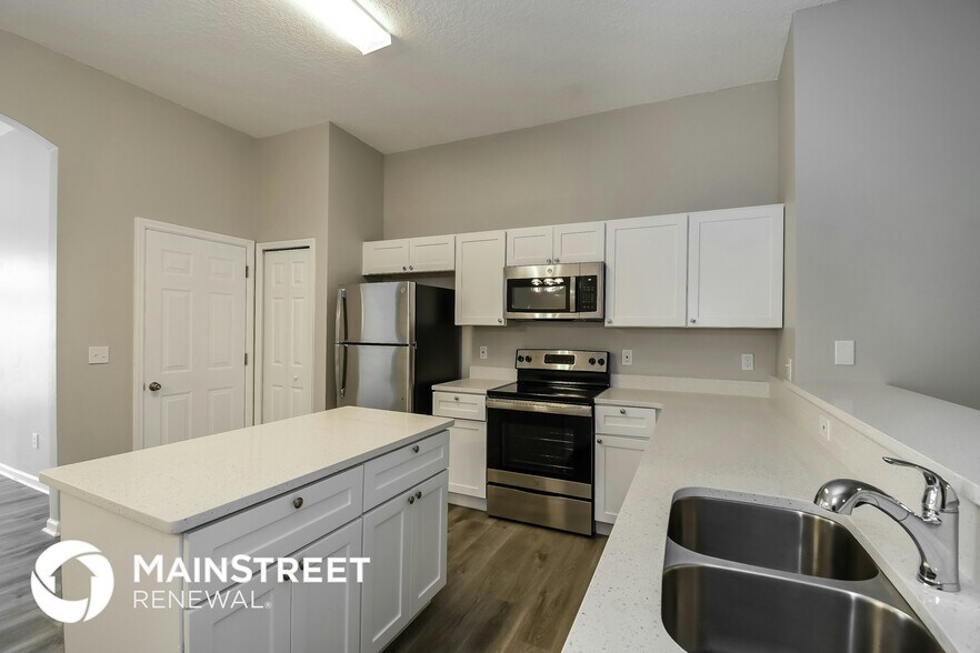 Building Photo - 9441 Harrier Ct