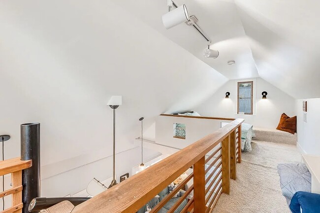 Building Photo - 76 Abbott St