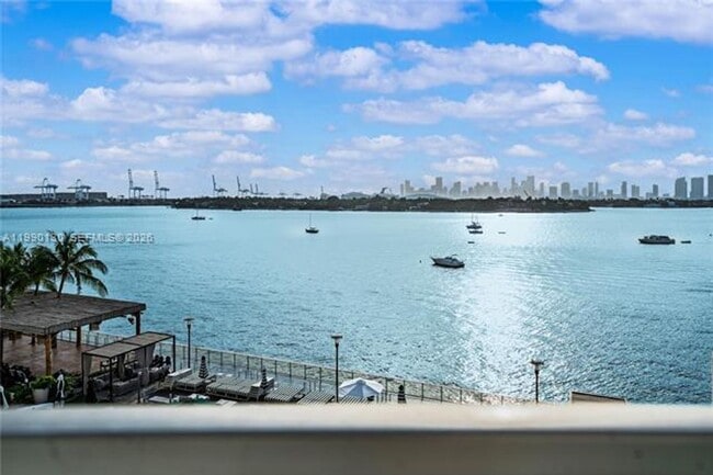 Building Photo - 1100 West Ave