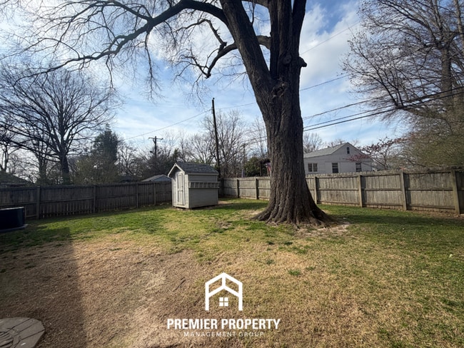Building Photo - Stunning 3BR Memphis Home with Fenced Backyard & Patio