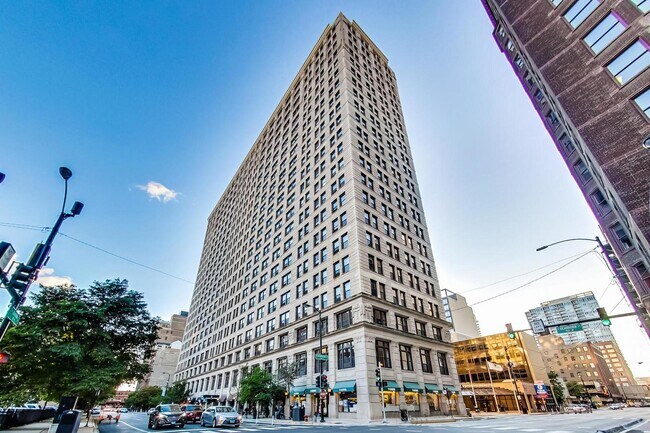 Primary Photo - 600 S Dearborn St