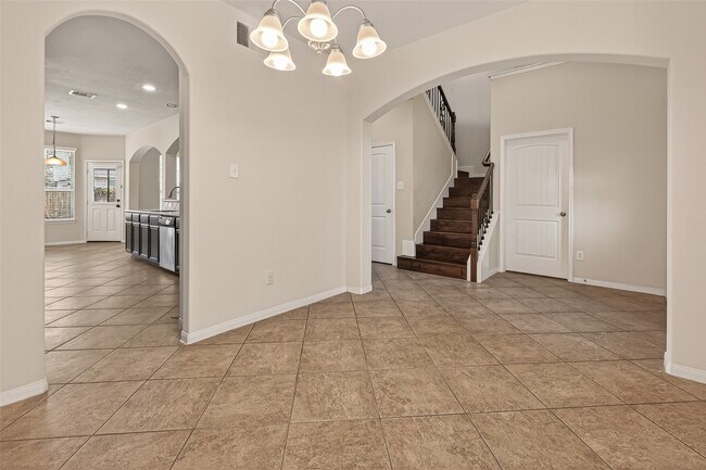 Building Photo - 24914 Diamond Ranch Dr