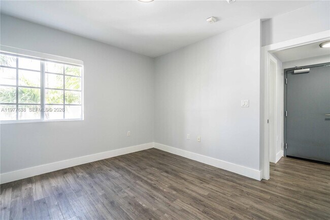 Building Photo - 331 85th St