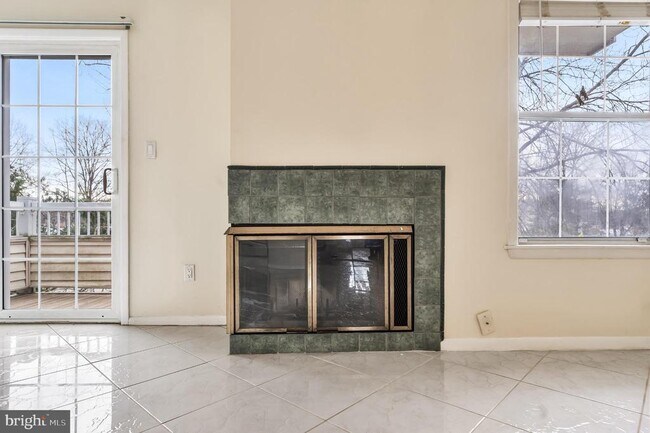 Building Photo - 119 Acadia Ct