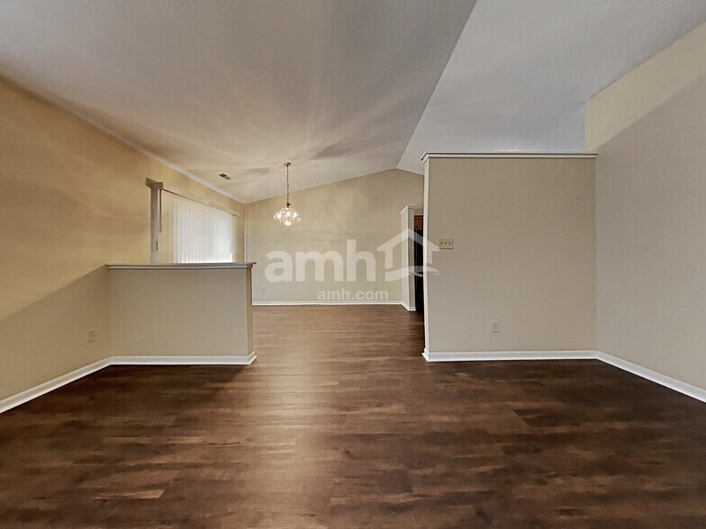 Building Photo - 760 Franklin Lakes Blvd