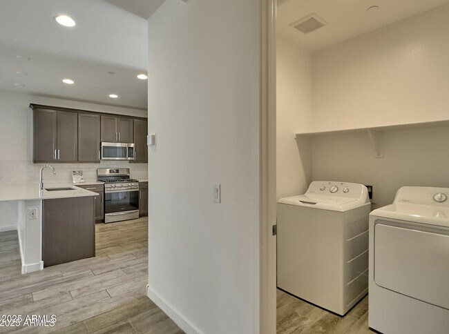 Building Photo - 12542 W Cassia Trail