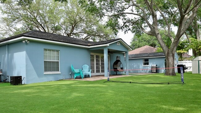 Building Photo - 4118 W Palmira Ave