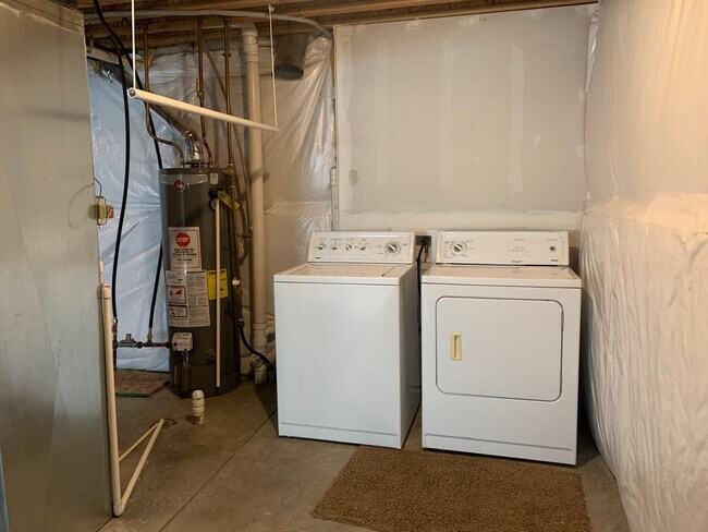 Building Photo - Beautiful 3 Bedroom 2 Bath Ranch-Style Home in West Loveland!