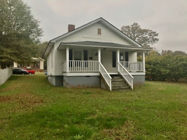 Primary Photo - Must see this Adorable 2 bedroom 1 bath ho...