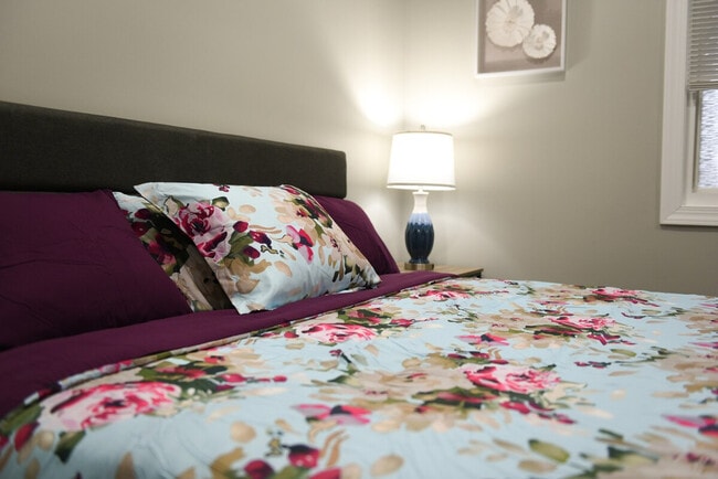 Building Photo - 155 Labelle St