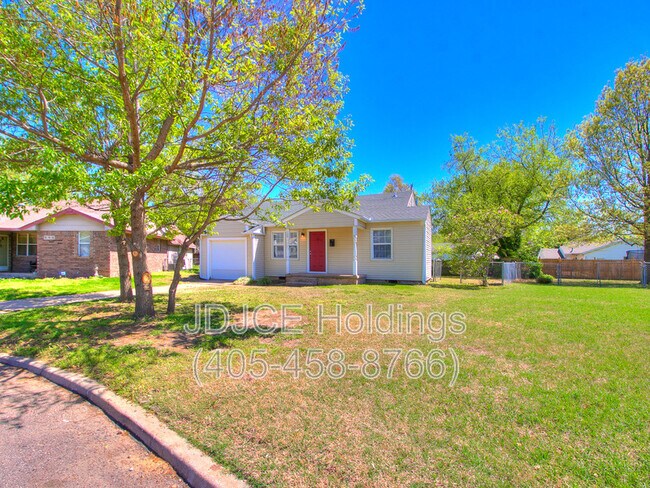 Building Photo - 122 W Marshall Dr