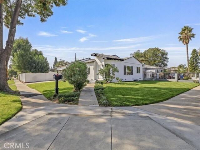 Building Photo - 7767 Independence Ave