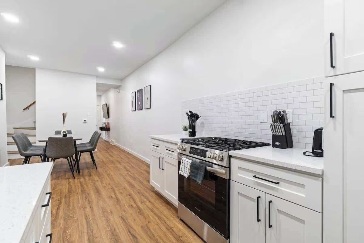 Kichen and Dining Area - 521 Alpine Ave