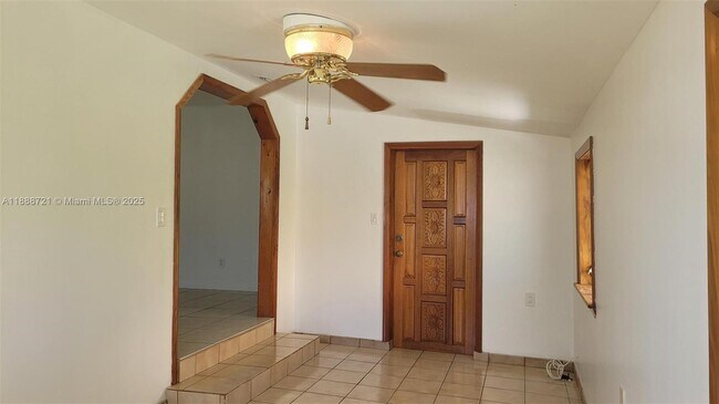Building Photo - 528 NW 44th Ave