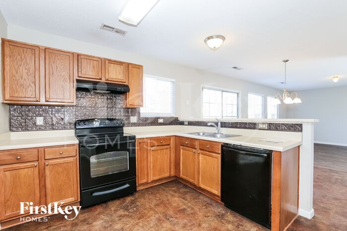 Building Photo - 811 Brantford Dr