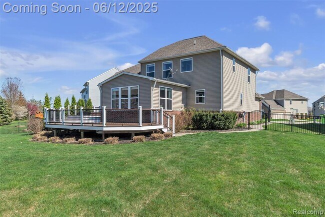 Building Photo - 15745 Diamante Dr