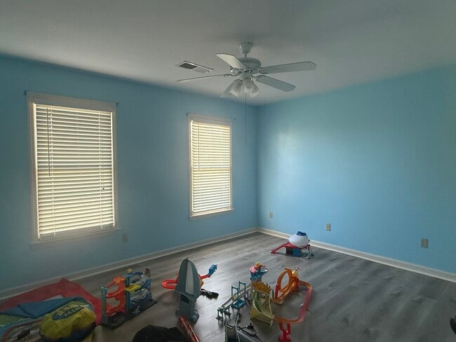 Building Photo - 481 Glenogle Ln