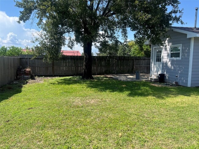 Building Photo - 6808 Avenue K