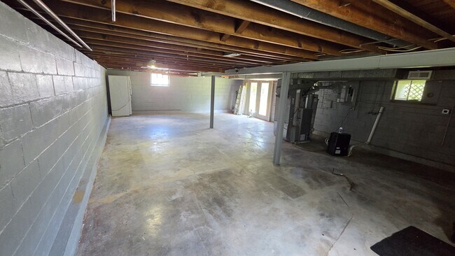 Building Photo - 3450 Westridge Ln