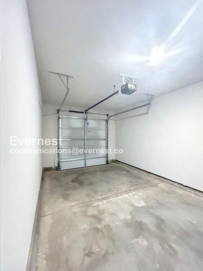 Building Photo - 2158 Willow Gln Dr
