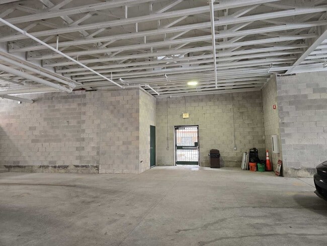 Building Photo - 727 S Ashland Ave