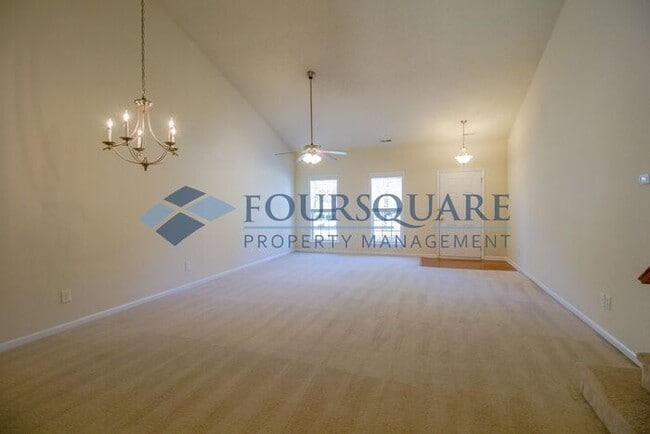 Building Photo - End Unit Townhome | First Floor Master Bed...