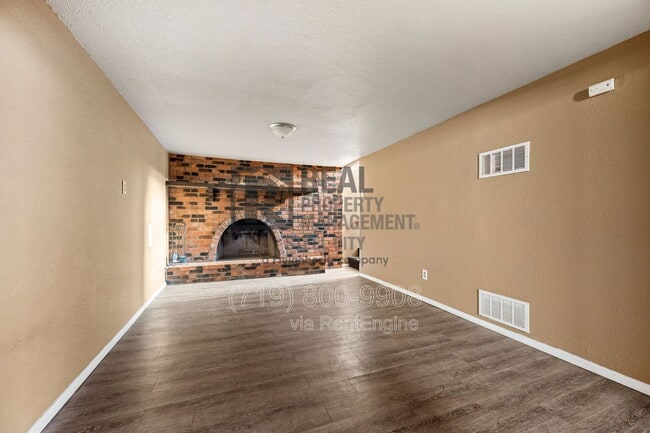 Building Photo - 3211 Fairfield Ln