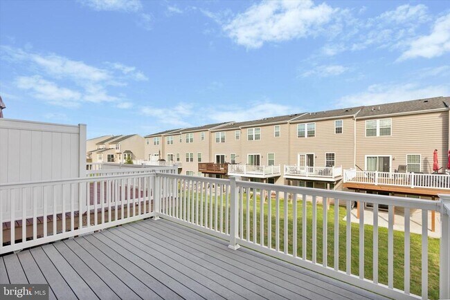 Building Photo - 113 Raven Ct