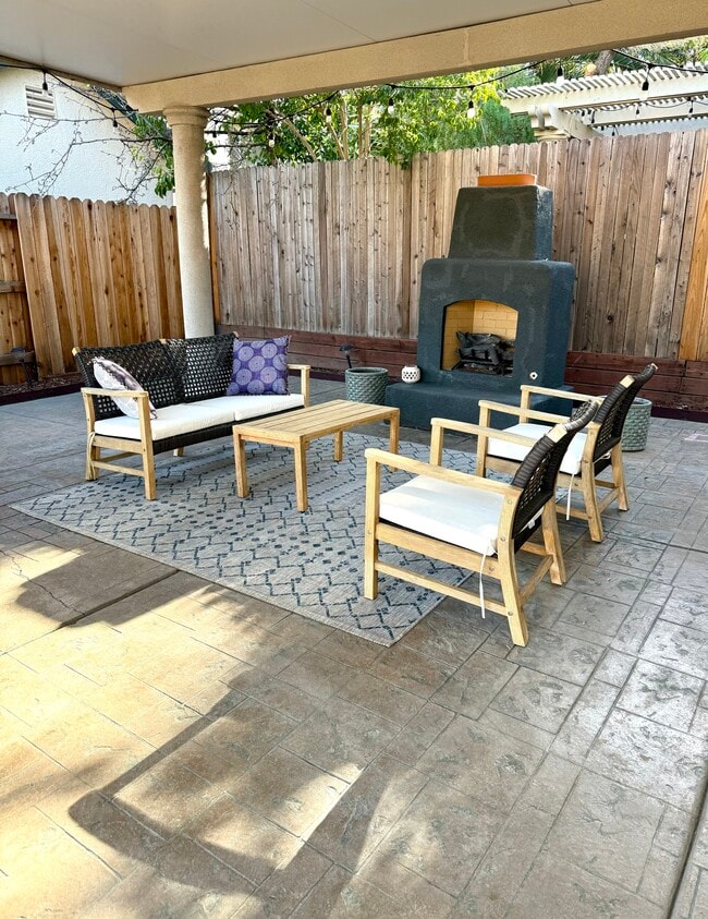 Primary Photo - 2056 N Bend Dr