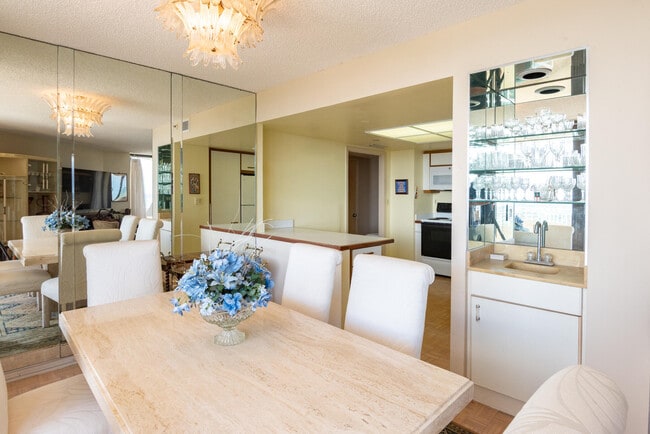 Building Photo - 5080 N Ocean Dr