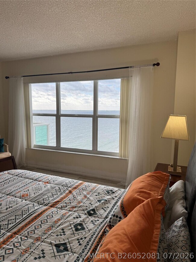Building Photo - 3550 Galt Ocean Dr