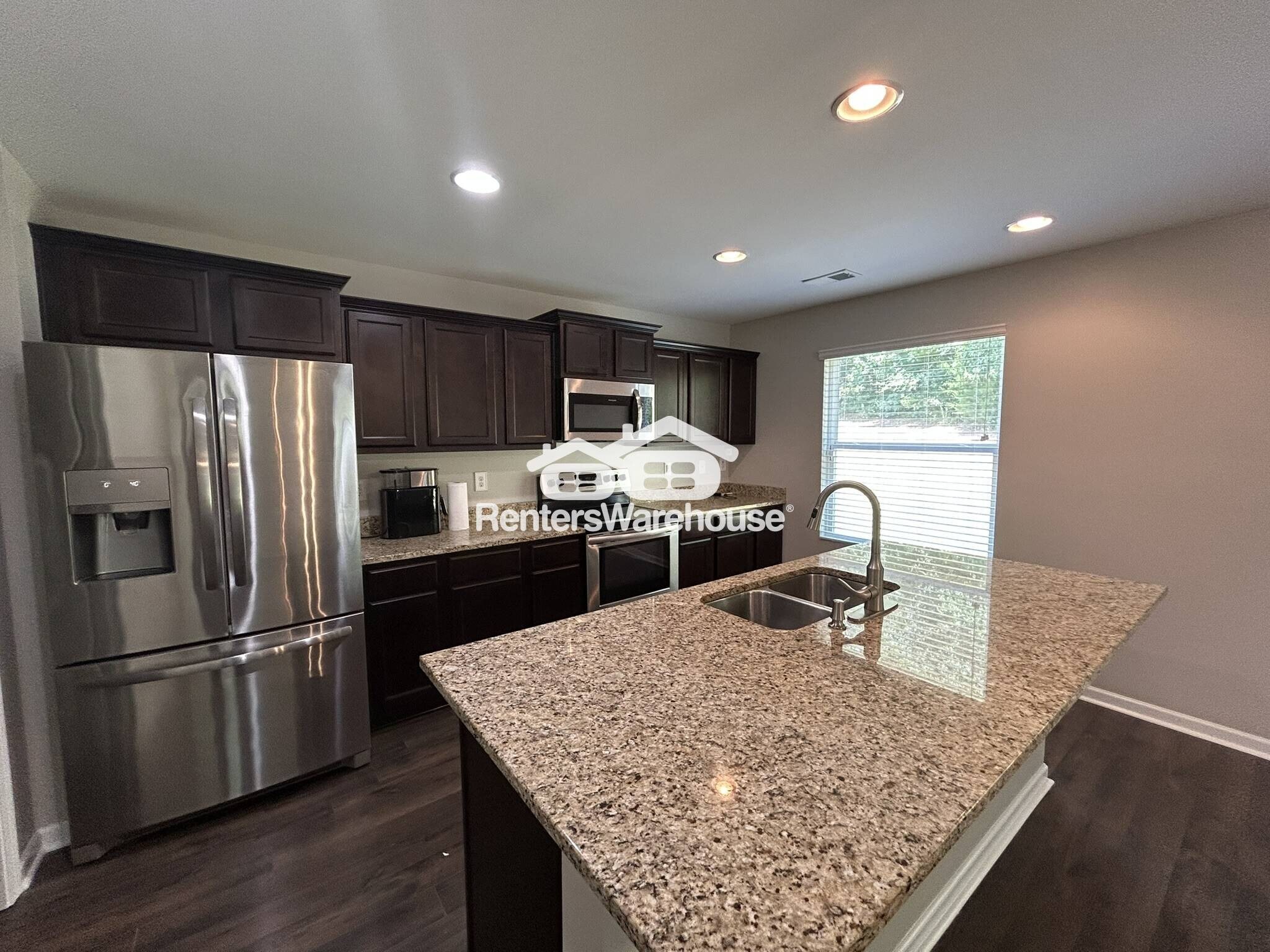 Building Photo - 665 Waterstone Dr
