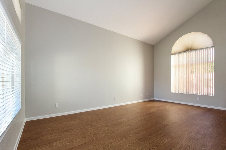 Building Photo - 8760 W Melinda Ln