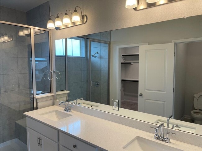 Building Photo - 122 Revere Dr