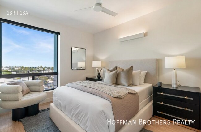 Building Photo - 3686 Overland Ave