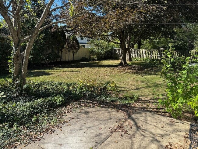 Building Photo - 3 Bedroom Ranch - Upper Arlington, OH