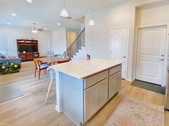 Building Photo - 3 br, 2.5 bath House - 175 Breedlove