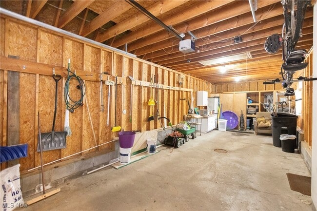 Building Photo - 1212 W 67th St